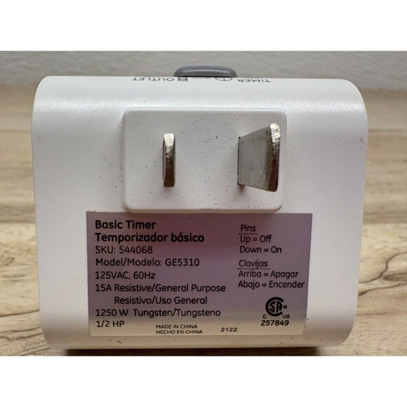 Vtg Decorative Christmas 5 Light Window Candelabra Set Of 2 With Timer - Picture 14 of 15